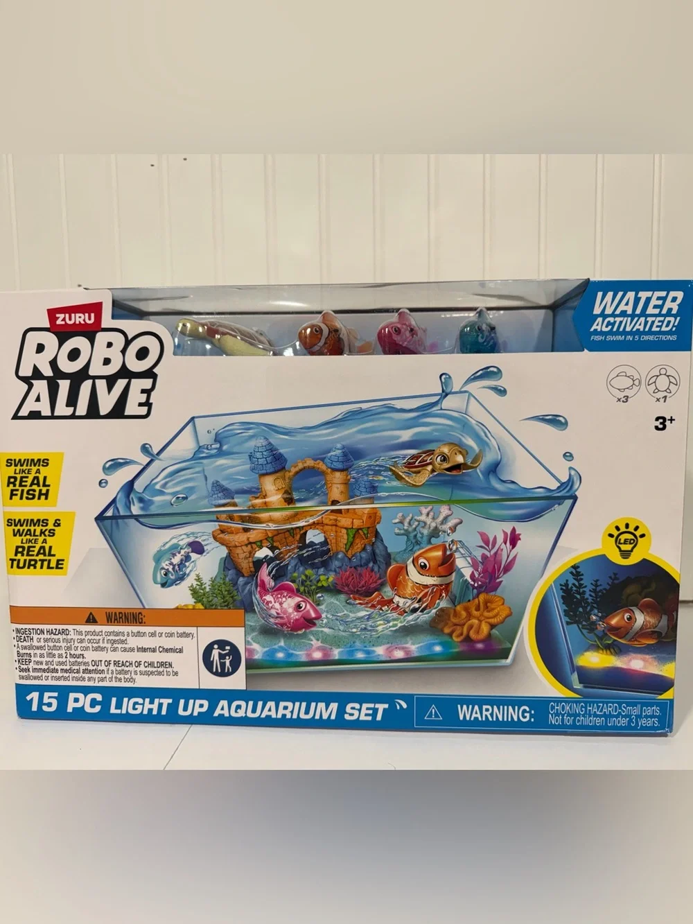 ZURU Robo Alive Light-Up Aquarium Playset - Multicolor